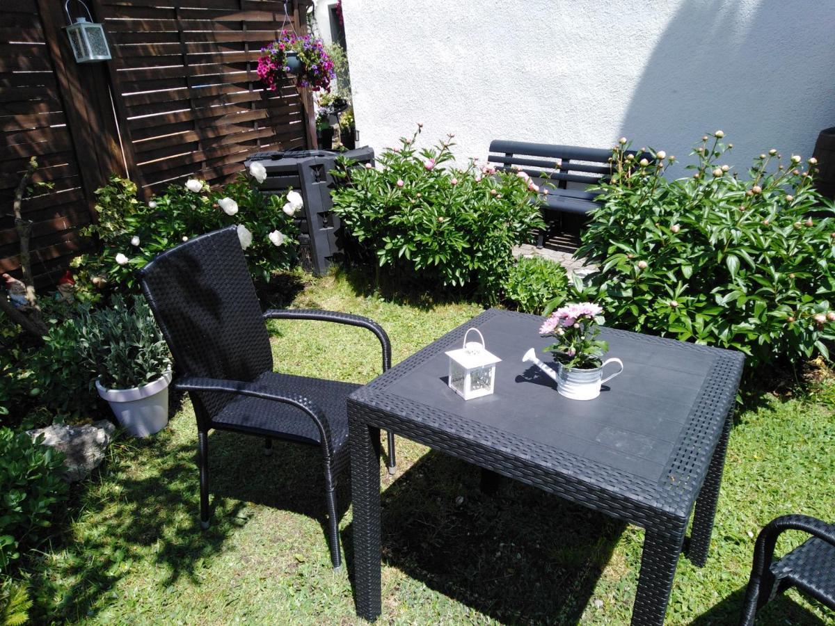 Ferienwohnung Mit Kleinem Garten Sonnenbühl Exterior foto