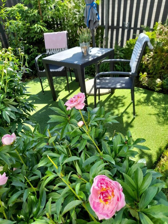 Ferienwohnung Mit Kleinem Garten Sonnenbühl Exterior foto